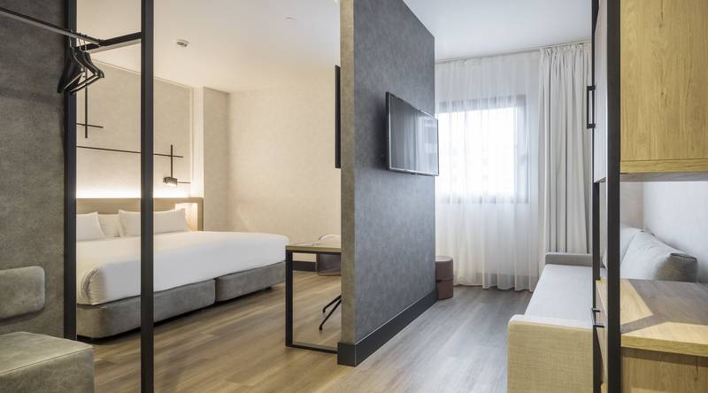 Chambre double supérieure avec salon Hôtel ILUNION San Mamés Bilbao